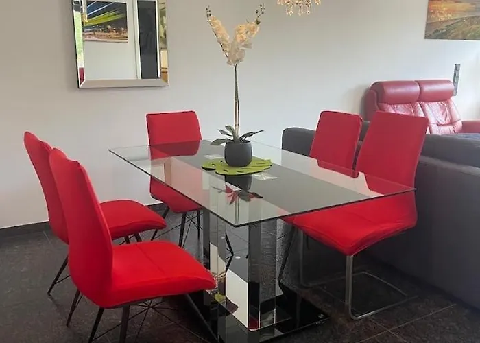 Wunderschoene Terrassenwohnung Mit Blick Ins Gruene! דירה